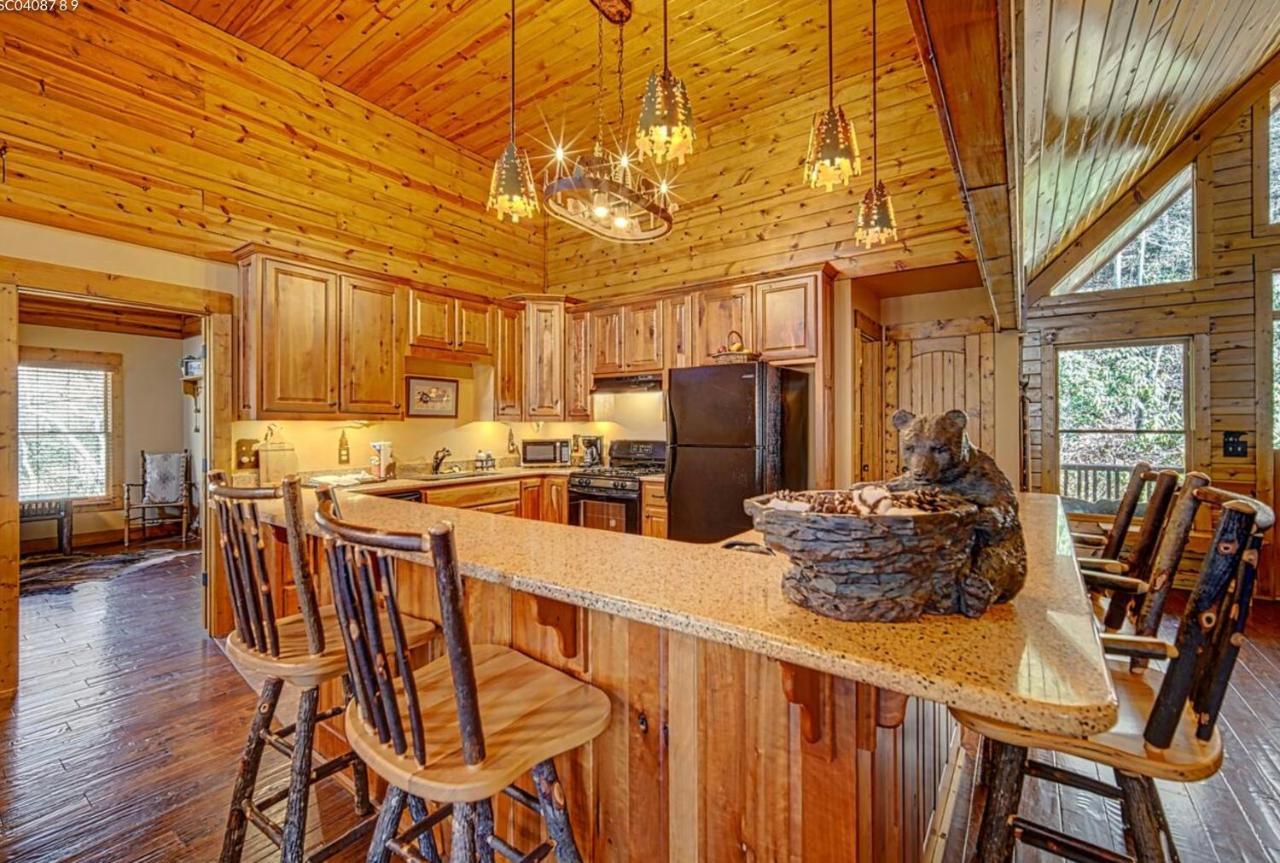 היאוואסי Cozy Creekfront Family Cabin-Pet Friendly -Gamerm-Hot Tub מראה חיצוני תמונה