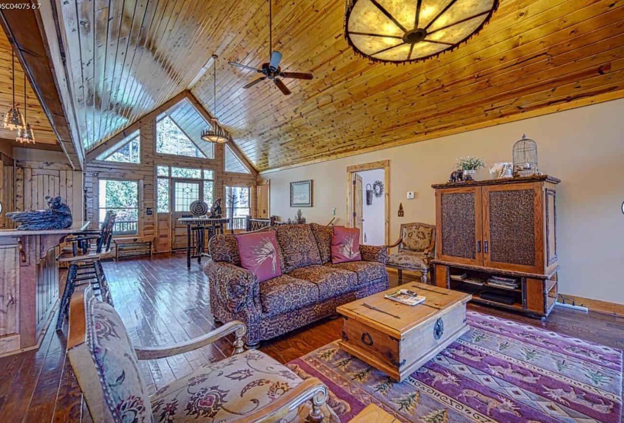 היאוואסי Cozy Creekfront Family Cabin-Pet Friendly -Gamerm-Hot Tub מראה חיצוני תמונה