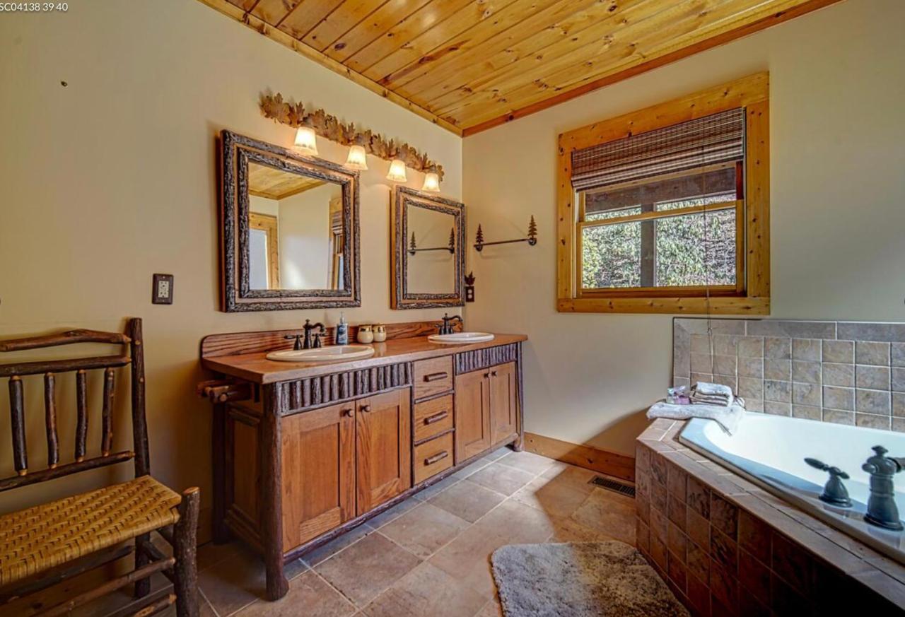 היאוואסי Cozy Creekfront Family Cabin-Pet Friendly -Gamerm-Hot Tub מראה חיצוני תמונה